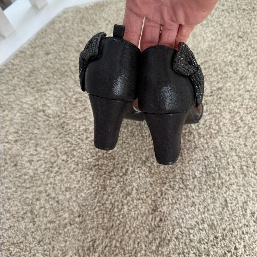 Badgley Mischka Girls Block Heel Bow Dress Shoes Size 4